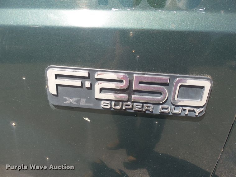 image for item DE7899 2001 Ford F250 Super Duty SuperCab pickup truck