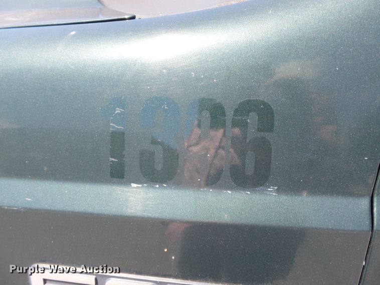 image for item DE7899 2001 Ford F250 Super Duty SuperCab pickup truck