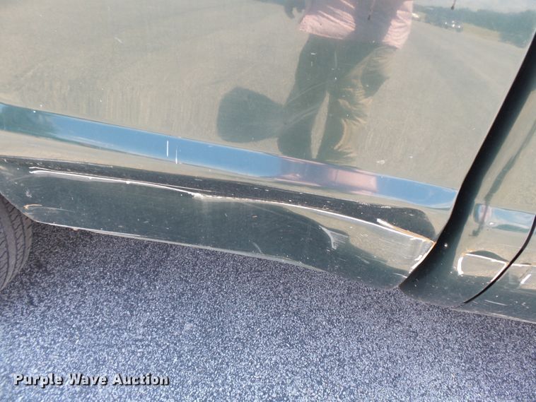 image for item DE7899 2001 Ford F250 Super Duty SuperCab pickup truck