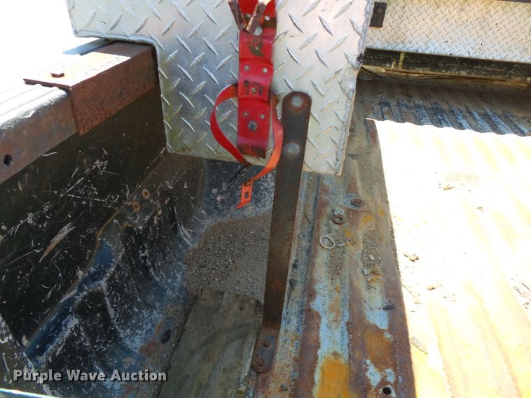 image for item DE7899 2001 Ford F250 Super Duty SuperCab pickup truck