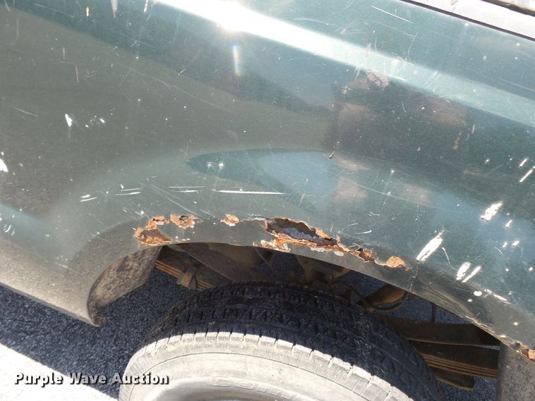 image for item DE7899 2001 Ford F250 Super Duty SuperCab pickup truck