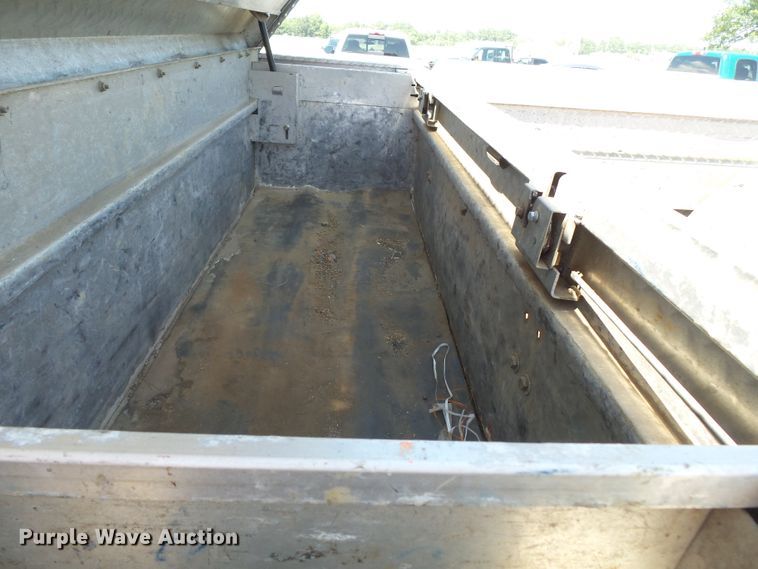 image for item DE7899 2001 Ford F250 Super Duty SuperCab pickup truck