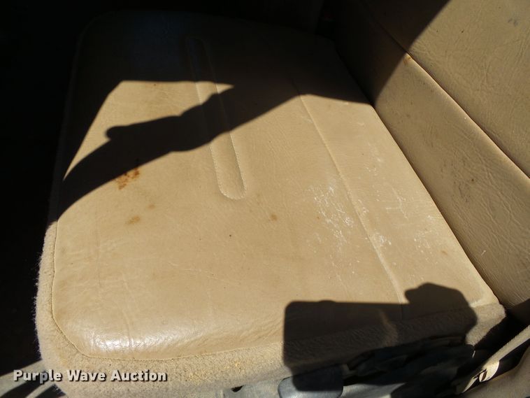 image for item DE7899 2001 Ford F250 Super Duty SuperCab pickup truck