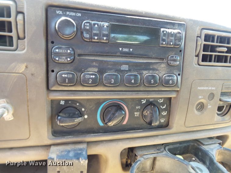 image for item DE7899 2001 Ford F250 Super Duty SuperCab pickup truck