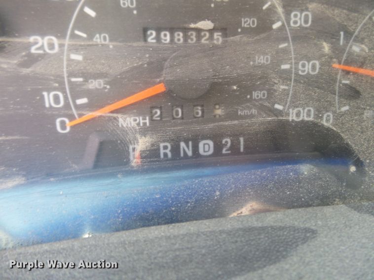 image for item DE7899 2001 Ford F250 Super Duty SuperCab pickup truck