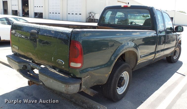 image for item DE7900 2003 Ford F250 Super Duty SuperCab pickup truck