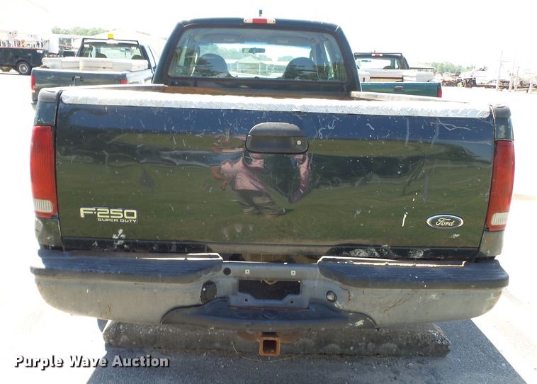 image for item DE7900 2003 Ford F250 Super Duty SuperCab pickup truck