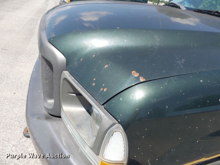 image for item DE7900 2003 Ford F250 Super Duty SuperCab pickup truck