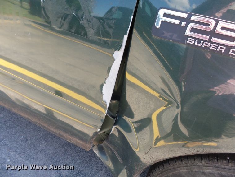 image for item DE7900 2003 Ford F250 Super Duty SuperCab pickup truck