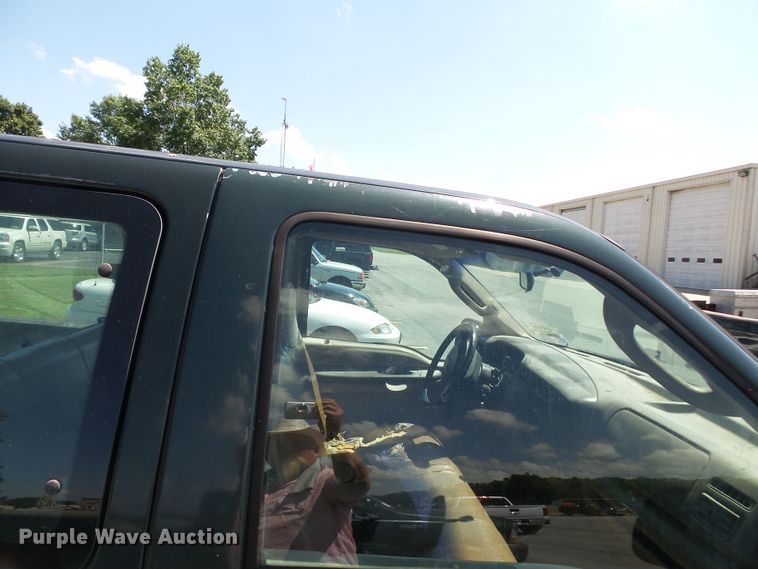 image for item DE7900 2003 Ford F250 Super Duty SuperCab pickup truck