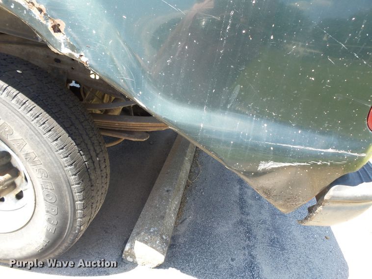 image for item DE7900 2003 Ford F250 Super Duty SuperCab pickup truck