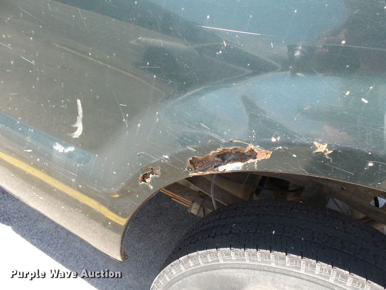 image for item DE7900 2003 Ford F250 Super Duty SuperCab pickup truck