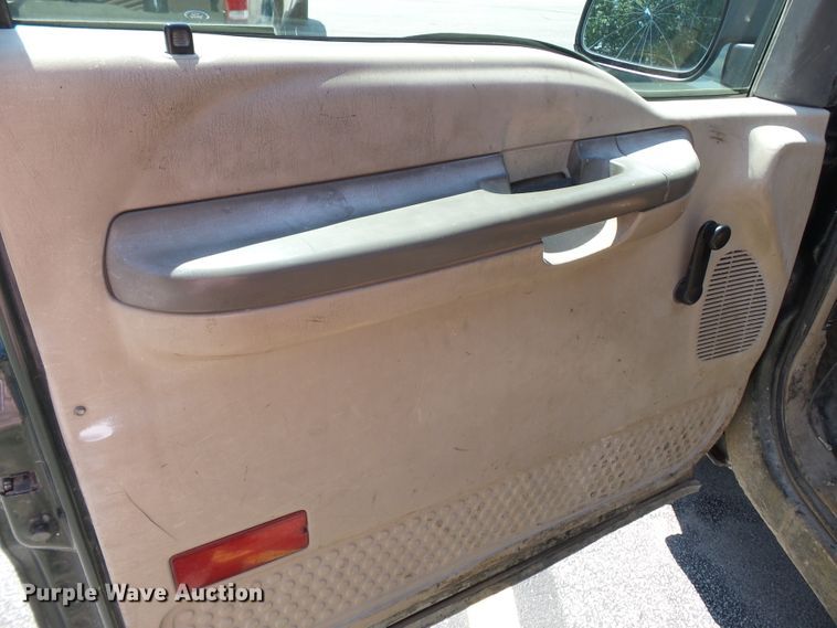 image for item DE7900 2003 Ford F250 Super Duty SuperCab pickup truck