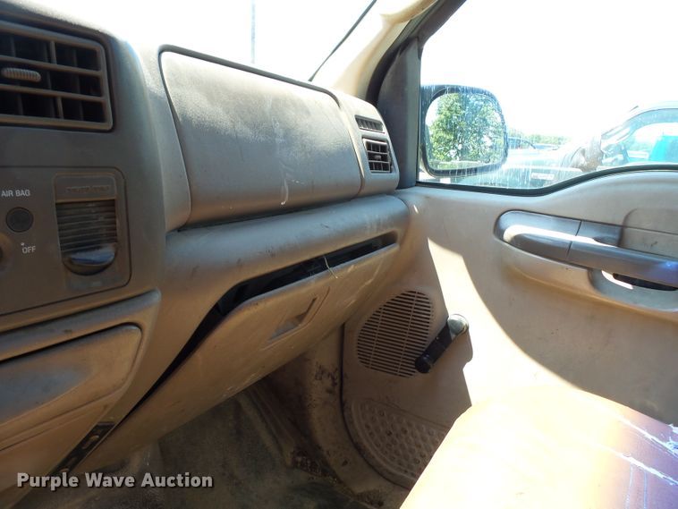 image for item DE7900 2003 Ford F250 Super Duty SuperCab pickup truck