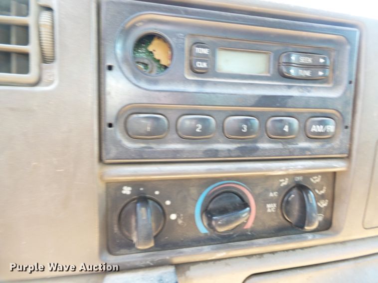 image for item DE7900 2003 Ford F250 Super Duty SuperCab pickup truck