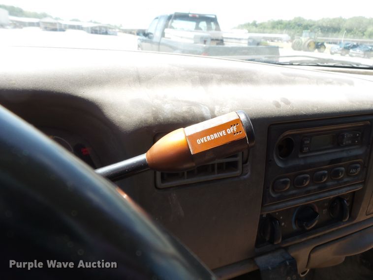 image for item DE7900 2003 Ford F250 Super Duty SuperCab pickup truck