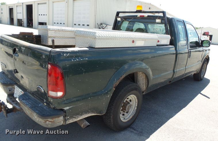 image for item DE7901 2001 Ford F250 Super Duty SuperCab pickup truck