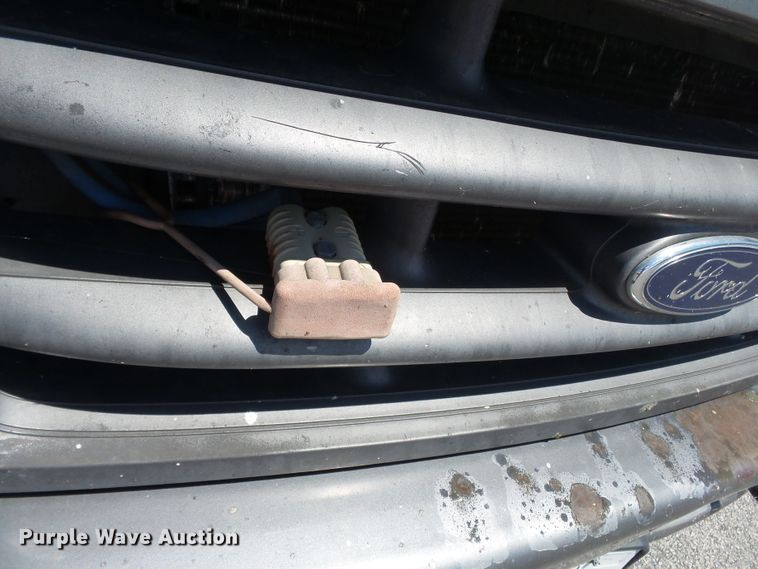 image for item DE7901 2001 Ford F250 Super Duty SuperCab pickup truck