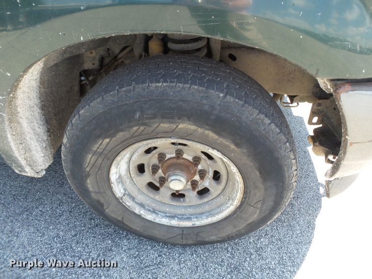 image for item DE7901 2001 Ford F250 Super Duty SuperCab pickup truck