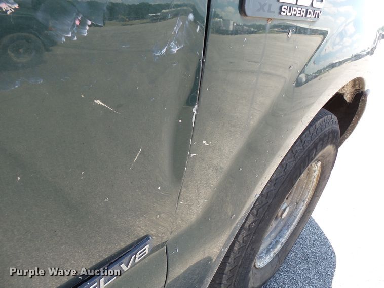 image for item DE7901 2001 Ford F250 Super Duty SuperCab pickup truck