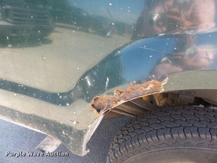 image for item DE7901 2001 Ford F250 Super Duty SuperCab pickup truck