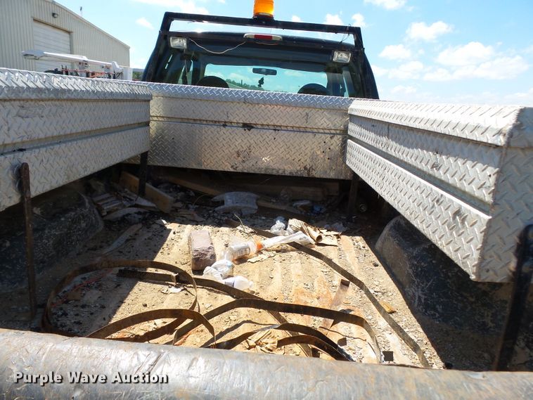 image for item DE7901 2001 Ford F250 Super Duty SuperCab pickup truck