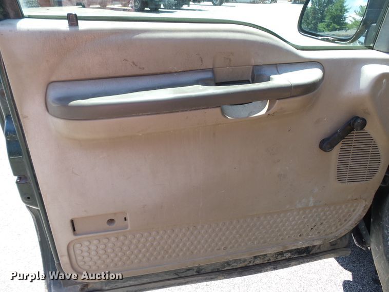 image for item DE7901 2001 Ford F250 Super Duty SuperCab pickup truck