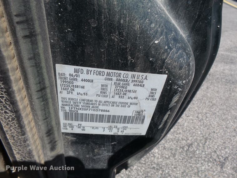 image for item DE7901 2001 Ford F250 Super Duty SuperCab pickup truck