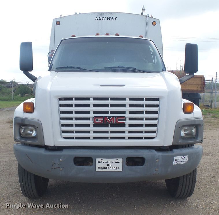 image for item DE7905 2006 GMC C8500 refuse truck