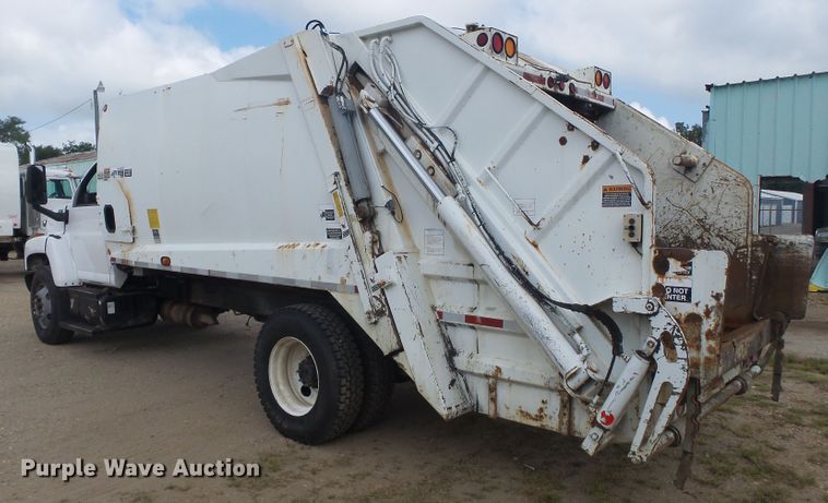 image for item DE7905 2006 GMC C8500 refuse truck