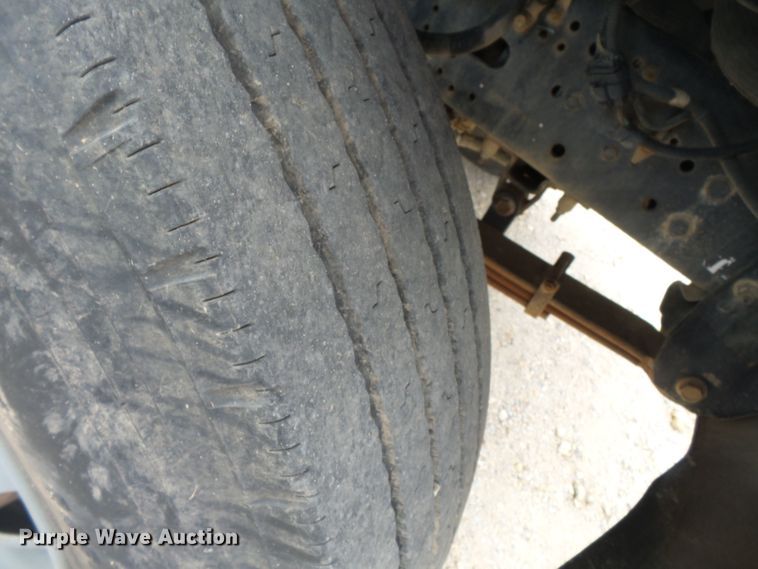 image for item DE7905 2006 GMC C8500 refuse truck