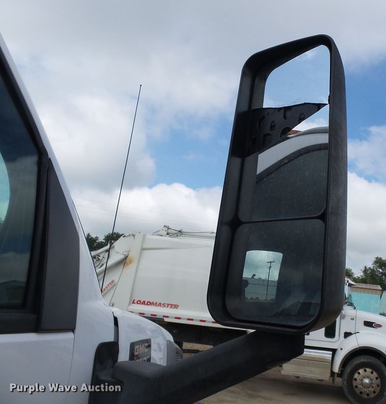 image for item DE7905 2006 GMC C8500 refuse truck