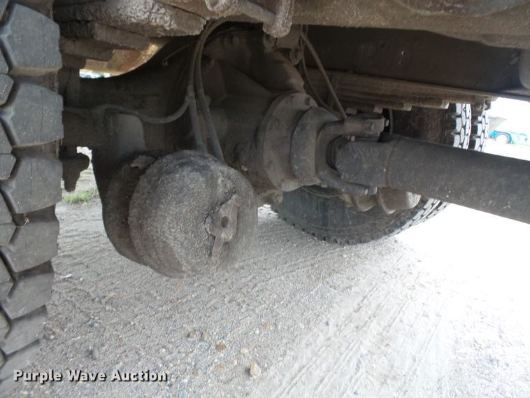 image for item DE7905 2006 GMC C8500 refuse truck