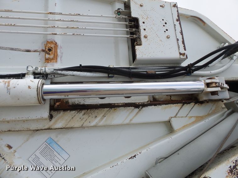 image for item DE7905 2006 GMC C8500 refuse truck