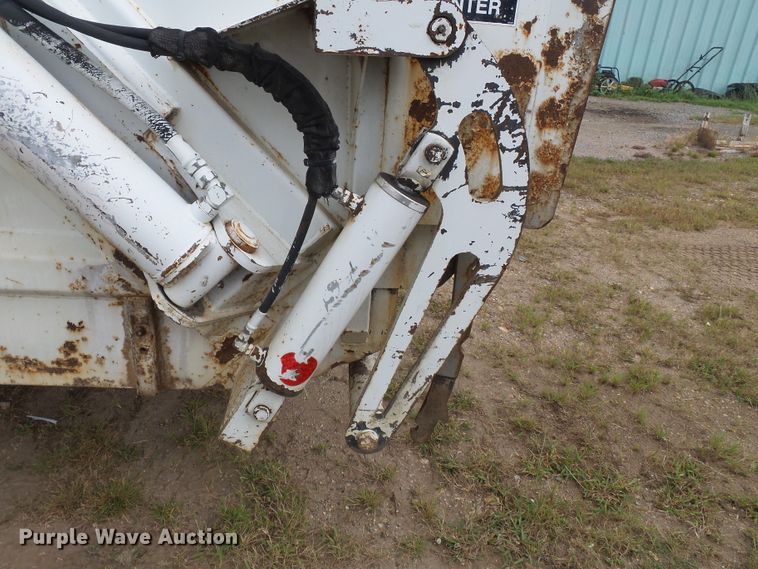 image for item DE7905 2006 GMC C8500 refuse truck