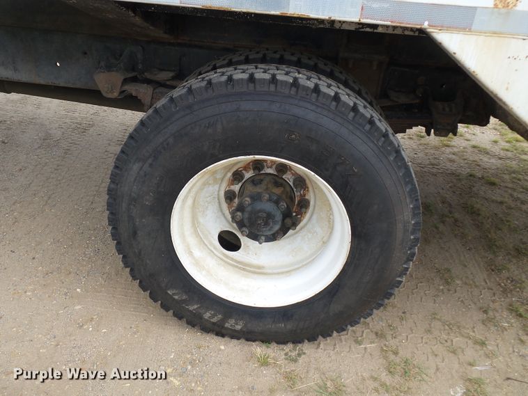 image for item DE7905 2006 GMC C8500 refuse truck