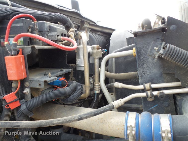 image for item DE7905 2006 GMC C8500 refuse truck