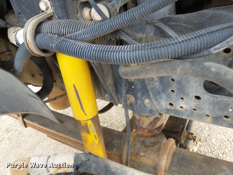 image for item DE7905 2006 GMC C8500 refuse truck