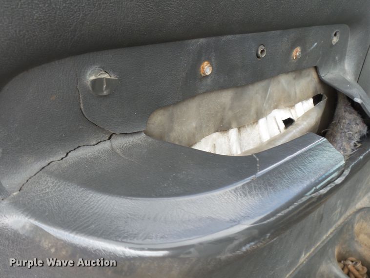 image for item DE7905 2006 GMC C8500 refuse truck