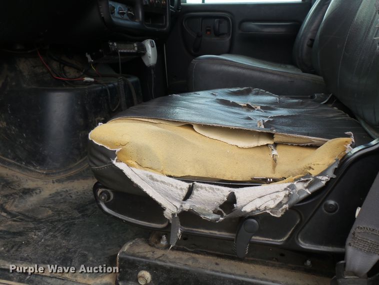 image for item DE7905 2006 GMC C8500 refuse truck