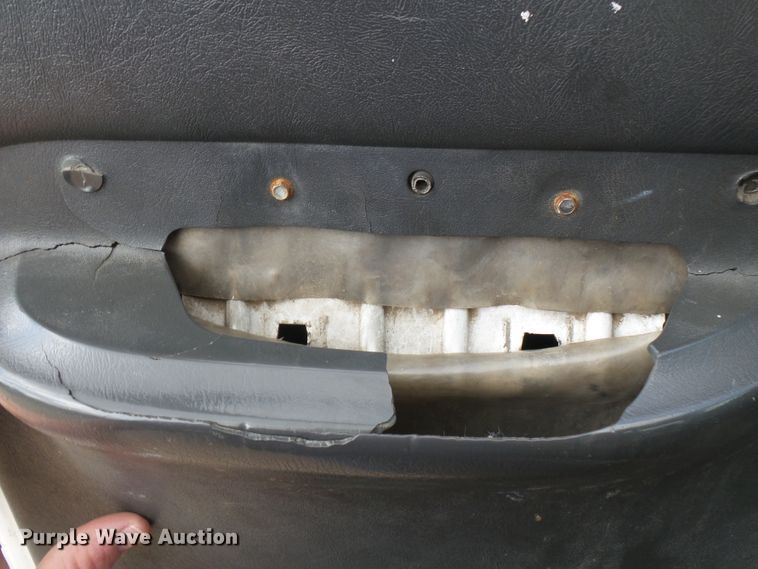 image for item DE7905 2006 GMC C8500 refuse truck