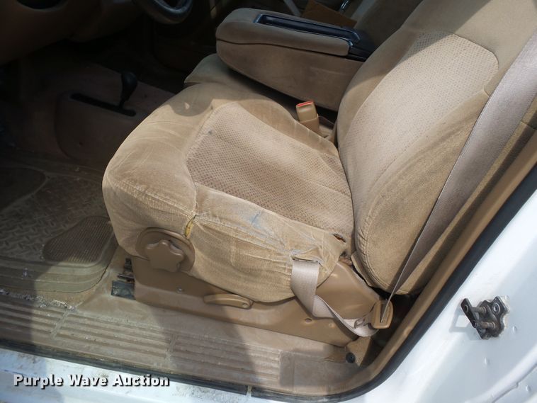 image for item DE7907 2000 Chevrolet 2500 pickup