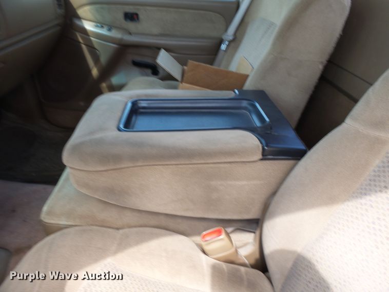 image for item DE7907 2000 Chevrolet 2500 pickup