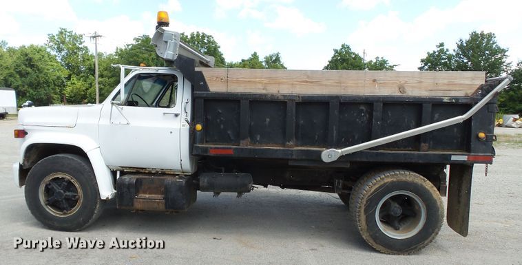 image for item DE7908 1973 GMC dump truck