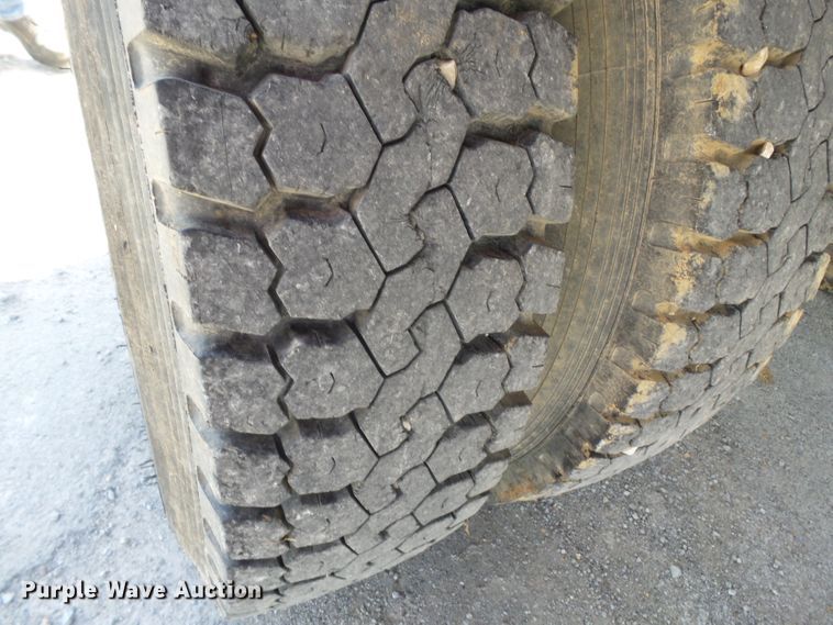 image for item DE7908 1973 GMC dump truck