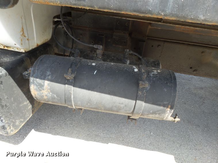 image for item DE7908 1973 GMC dump truck