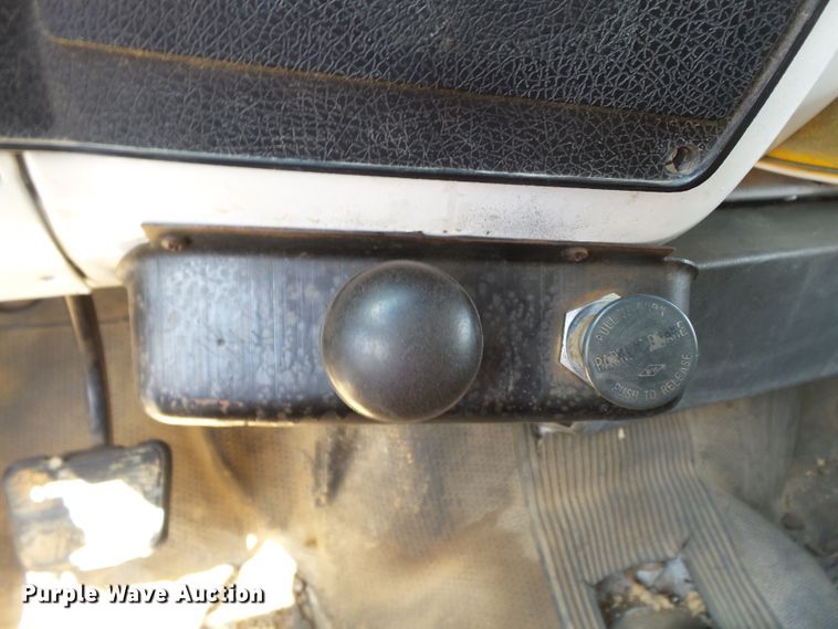 image for item DE7908 1973 GMC dump truck