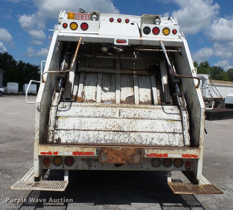 image for item DE7909 2010 International WorkStar 7300 refuse truck