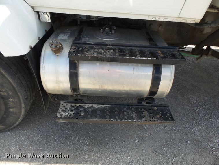 image for item DE7909 2010 International WorkStar 7300 refuse truck