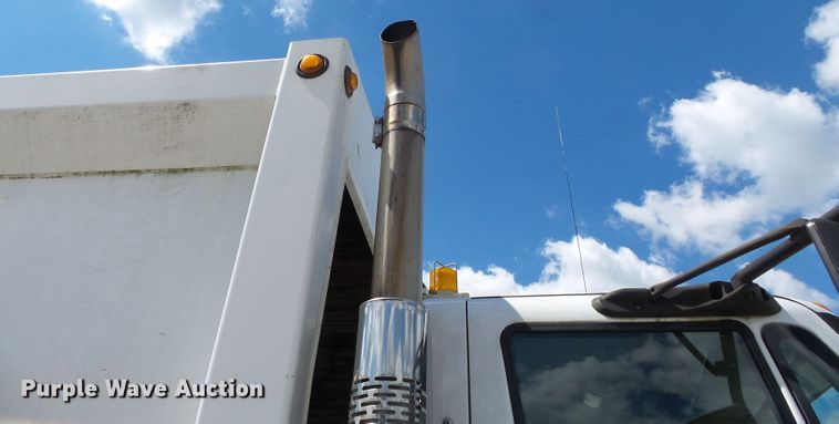 image for item DE7909 2010 International WorkStar 7300 refuse truck